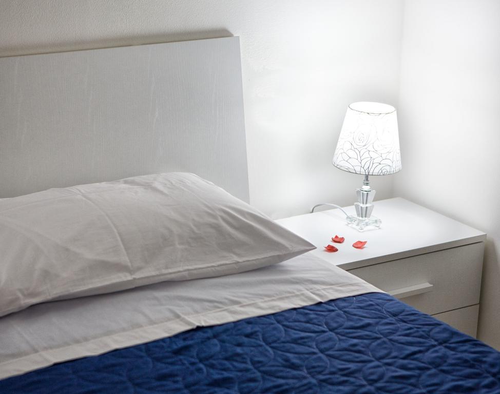 Light Blue Apartment Балестрате Екстериор снимка